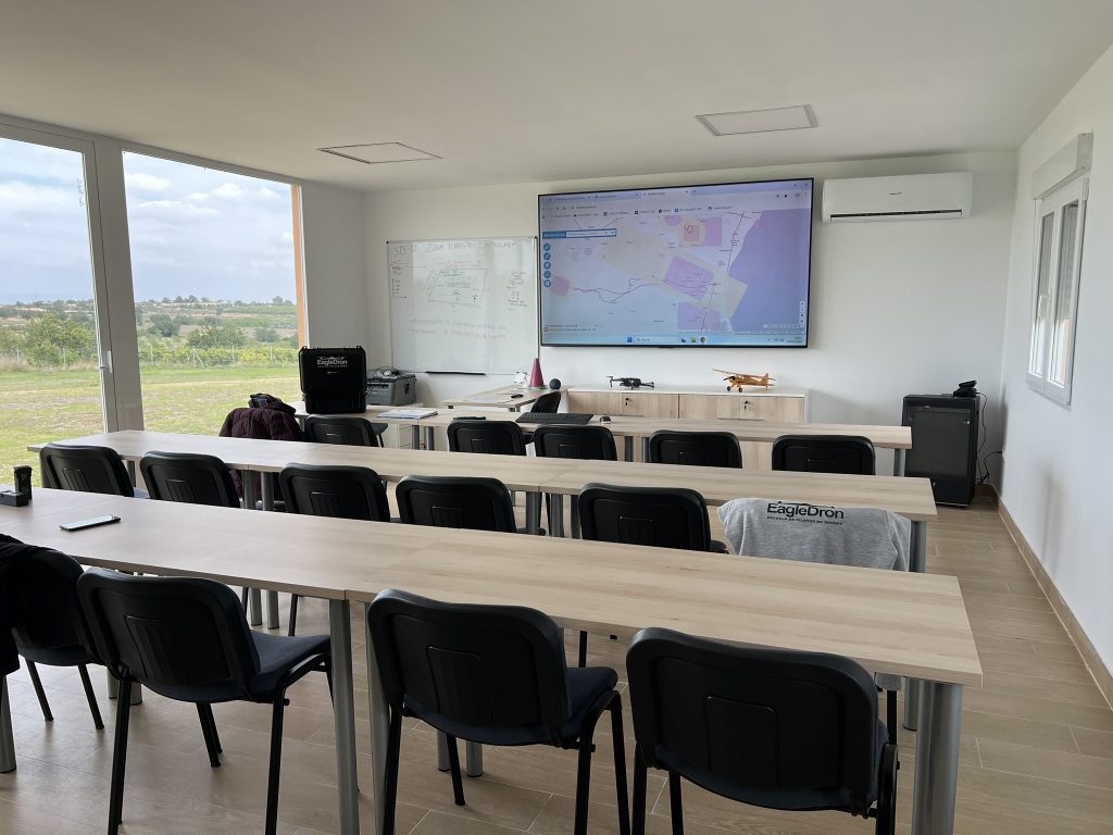 Aula campo vuelo EagleDron